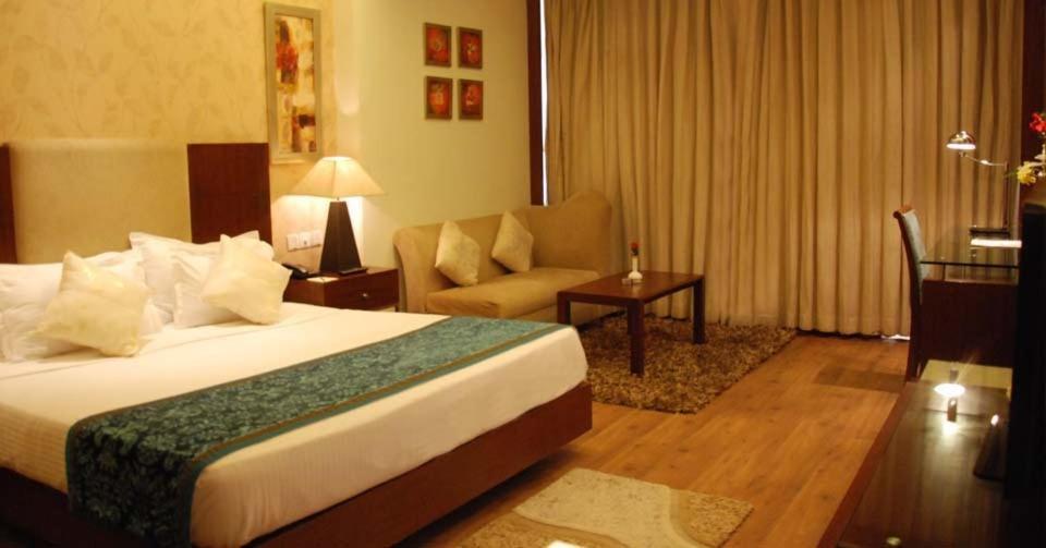 The Victoria Grand Hotel & Spa 卡绍利 外观 照片